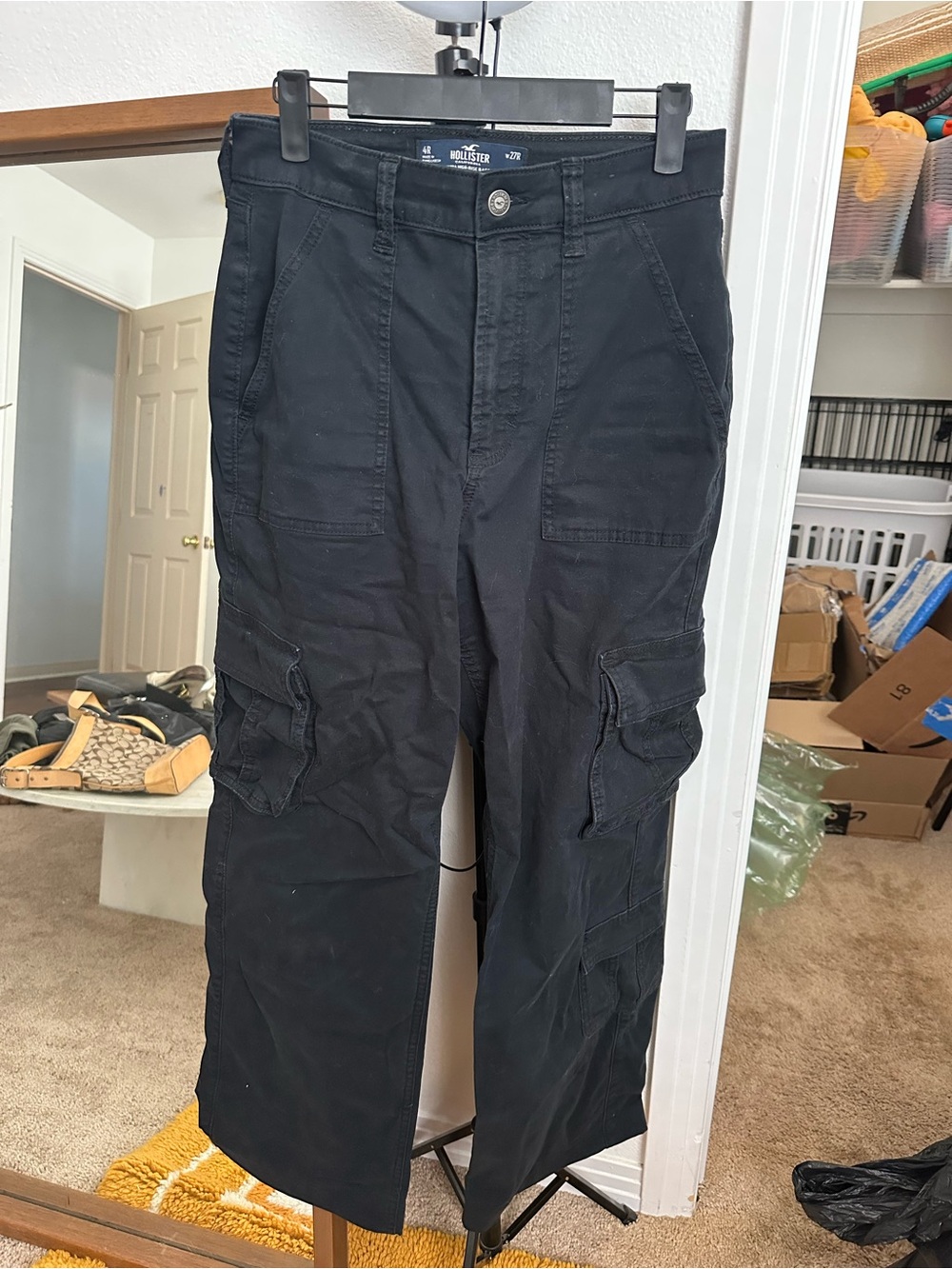 Hollister Ultra High-Rise Baggy Cargo Pants